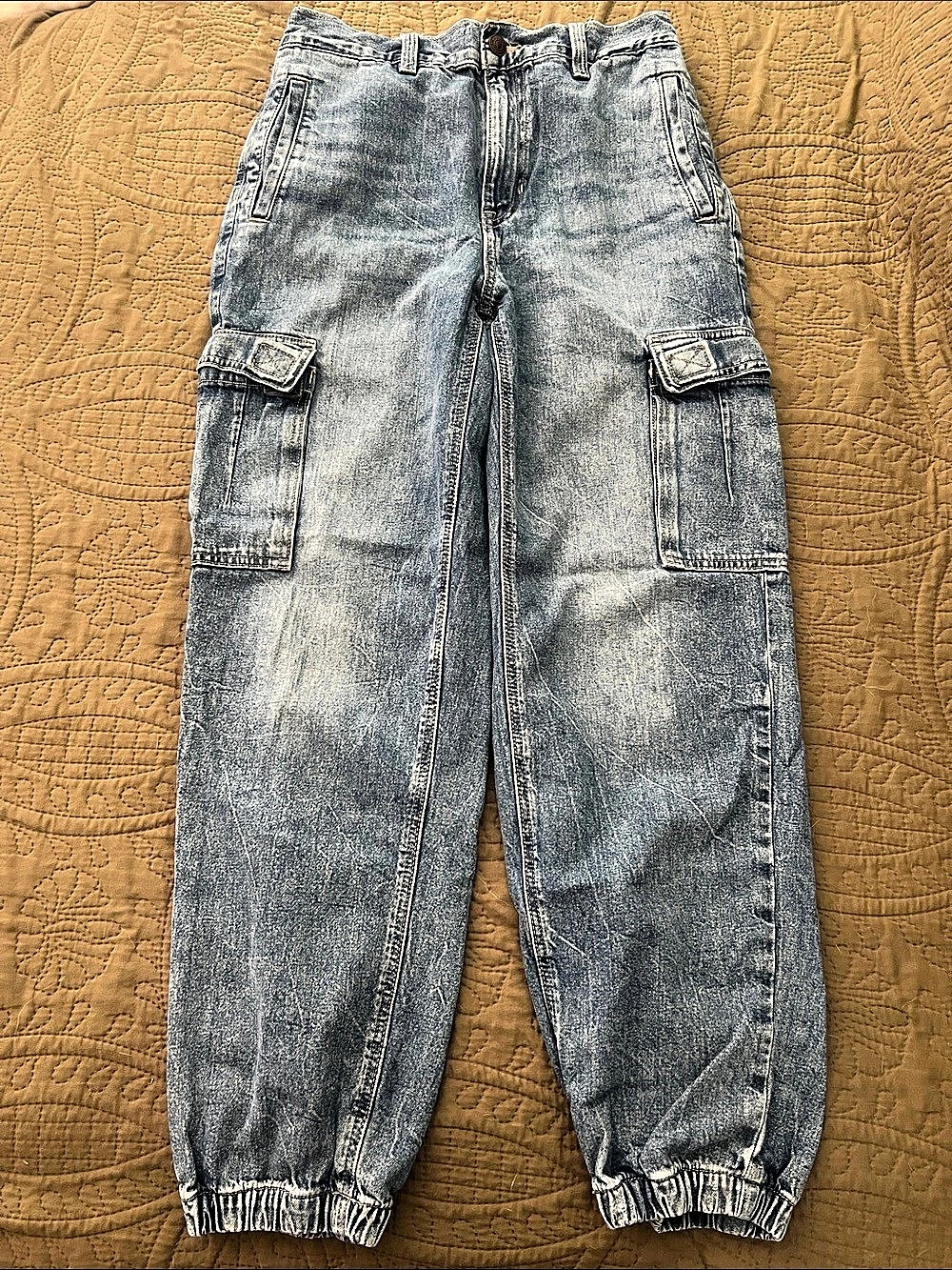 American Eagle cargo jogger jeans